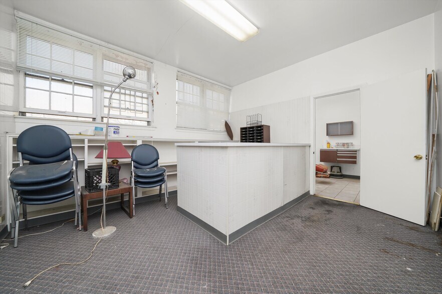 More Photos Of 2024 W 79th St, Chicago Medical For Sale