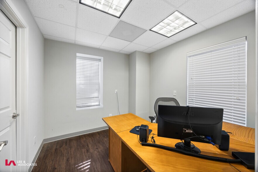 More Photos Of 885 Cripple Creek Dr, Lawrenceville Warehouse For Lease