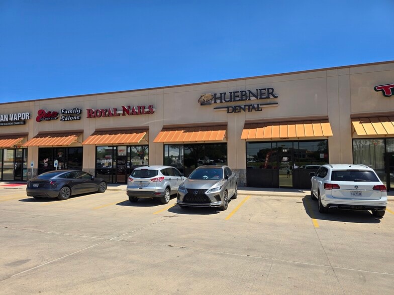 More Photos Of 9820 Huebner Rd, San Antonio Storefront Retail Office For Lease