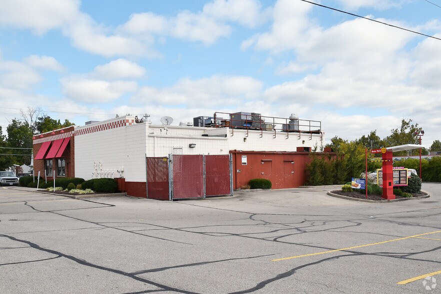 More Photos Of 1575 W Galbraith Rd, Cincinnati Restaurant For Sale