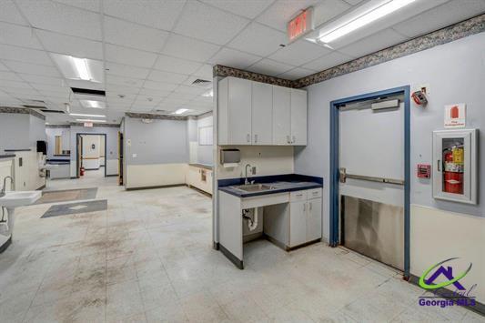 More Photos Of 114 Devaughn Ave, Montezuma Medical For Sale