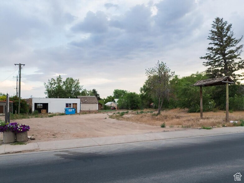 More Photos Of 235 W Main St, Vernal Office For Sale