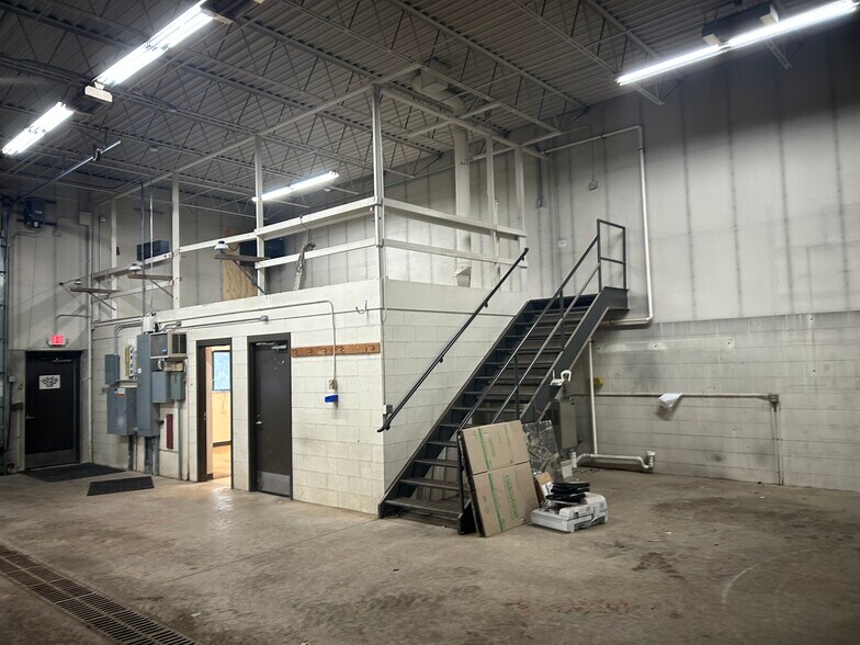 More Photos Of 902 Pine Ave, Saint Croix Falls Service For Sale