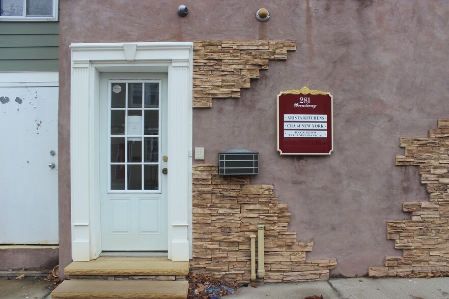 More Photos Of 281 Broadway, Bethpage General Retail For Lease