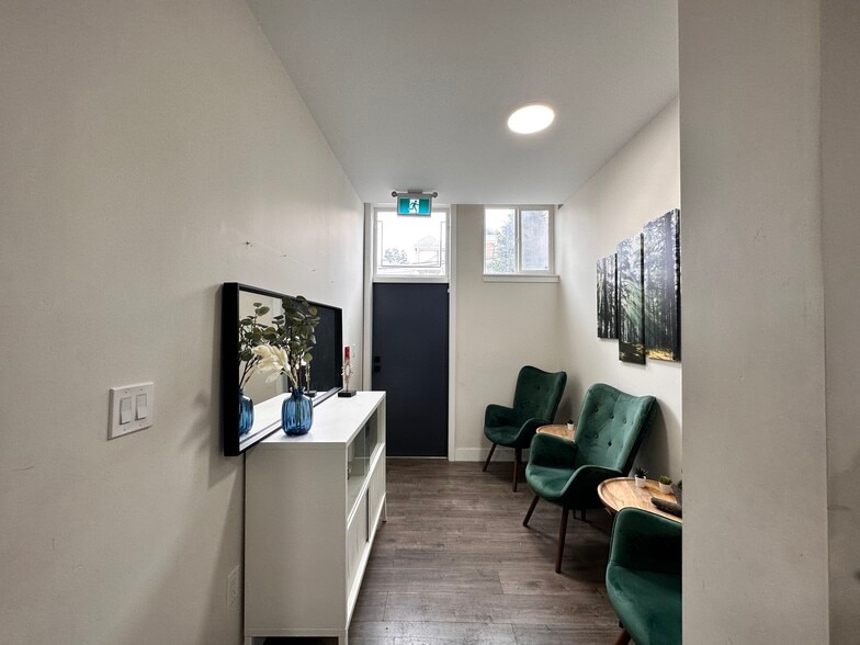 More Photos Of 518 Agnes St, New Westminster Office For Lease