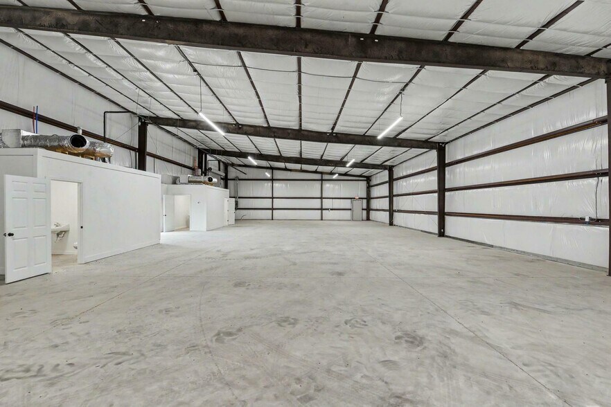 More Photos Of 3291 Warrior Dr, D'Iberville Light Distribution For Lease