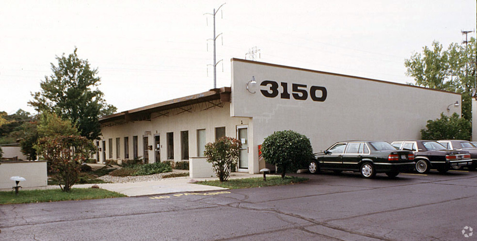 Primary Photo Of 3150 Skokie Valley Rd, Highland Park Flex For Lease