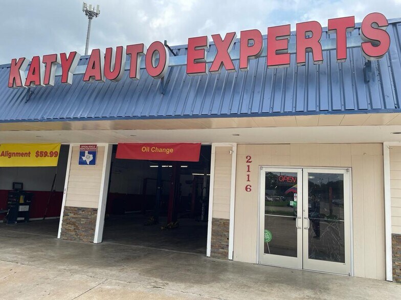 More Photos Of 2116 Fry Rd, Houston Auto Repair For Lease