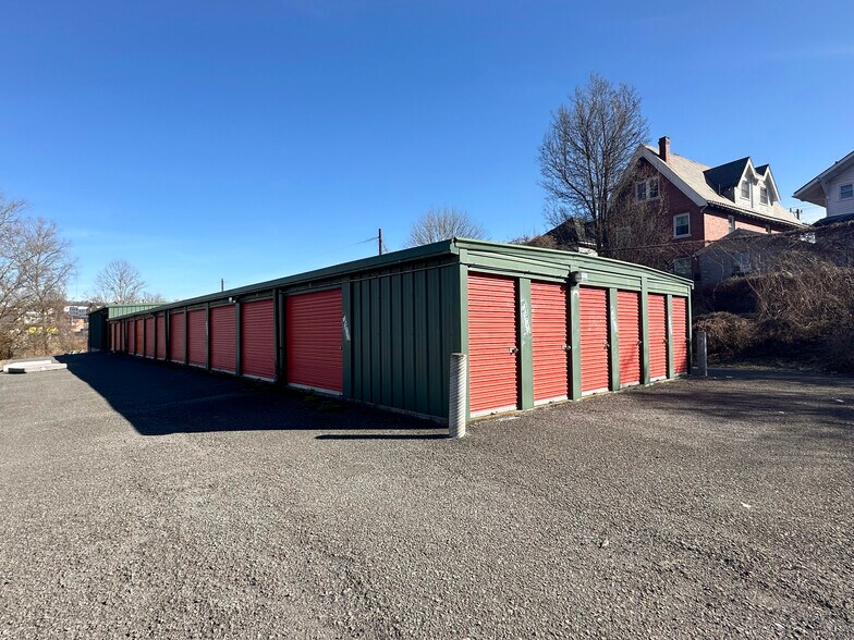More Photos Of 213 Hart Street, Clarksburg Self Storage For Sale