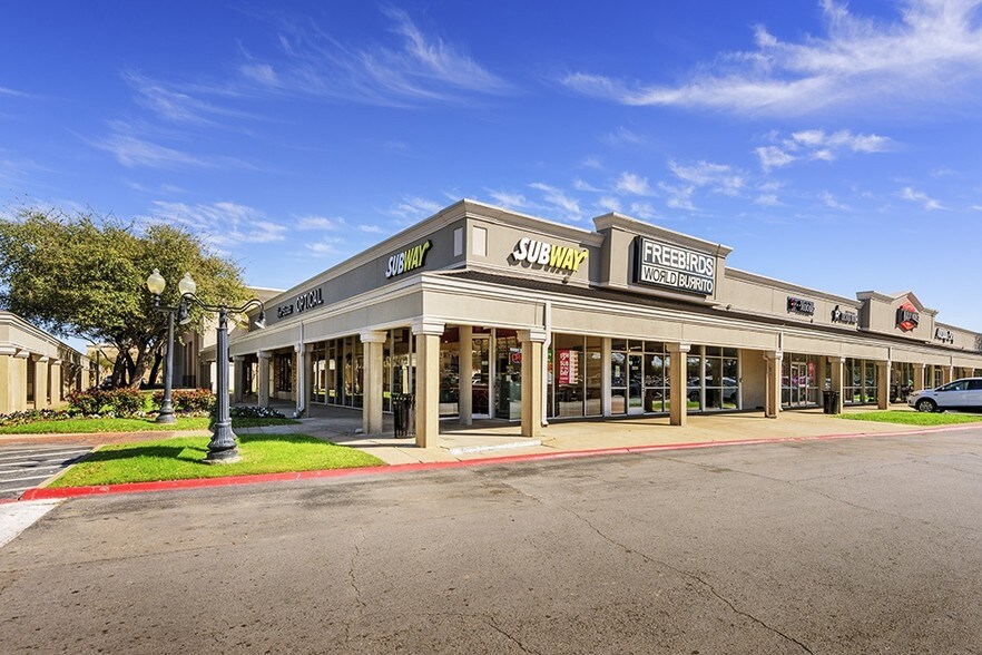 More Photos Of 5500 E Greenville Ave, Dallas Unknown For Lease