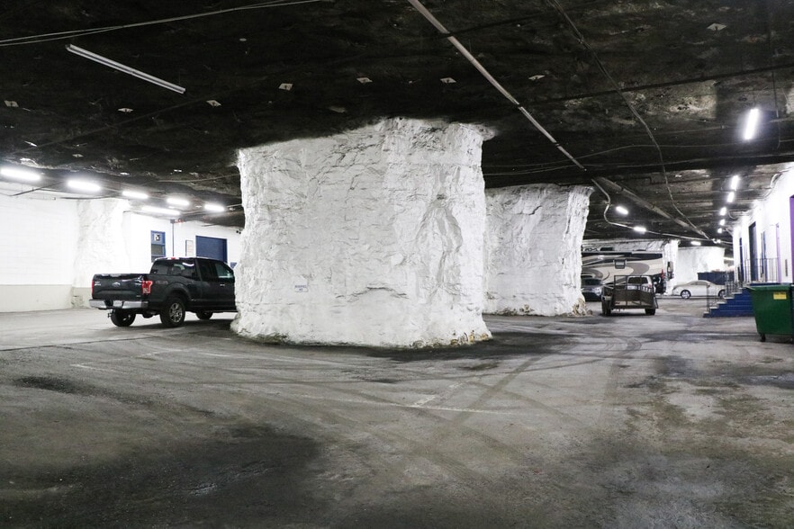 More Photos Of 3101-3150 Mercier St, Kansas City Warehouse For Lease