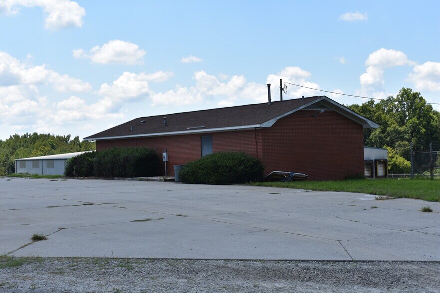 More Photos Of 2582 Salisbury Hwy, Statesville Manufacturing For Sale
