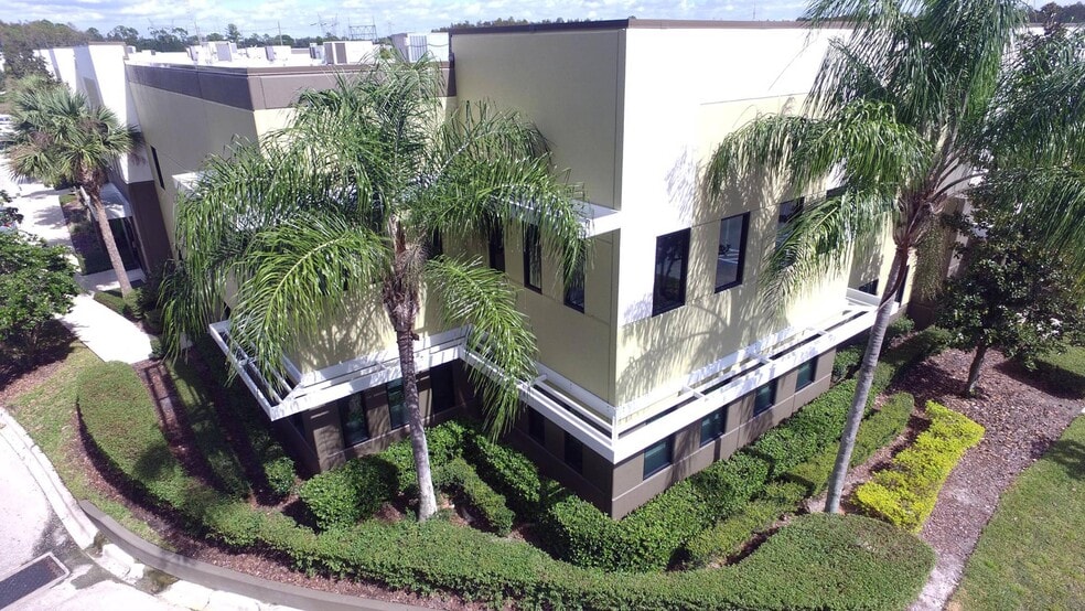 More Photos Of 640 Brooker Creek Blvd, Oldsmar Light Distribution For Lease