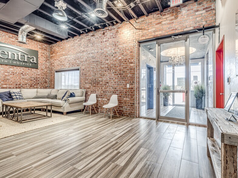 More Photos Of 2028 E Memorial, Edmond Office For Lease