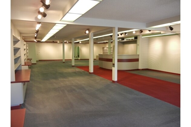 More Photos Of 505 S A St, Springfield Storefront Retail Office For Lease