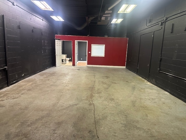 More Photos Of 6040-6058 Executive Blvd, Huber Heights Light Distribution For Lease