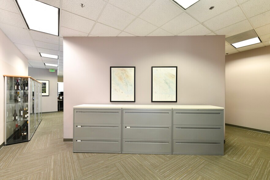 More Photos Of 899 Adams St, Saint Helena Office For Sale