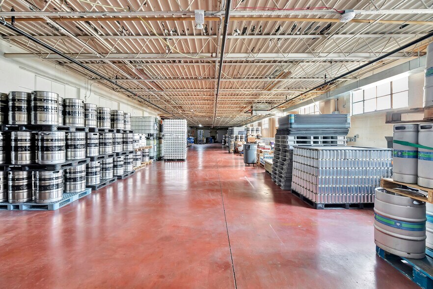 More Photos Of 3717 Jonlen Dr, Fairfax Flex For Sale