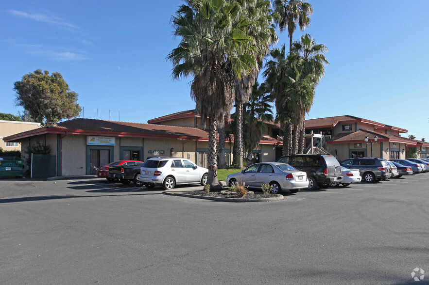 Primary Photo Of 4212-4418 N Pershing Ave, Stockton Office For Lease