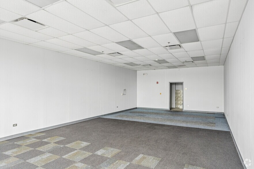 More Photos Of 4147-4275 167th St, Country Club Hills Unknown For Lease