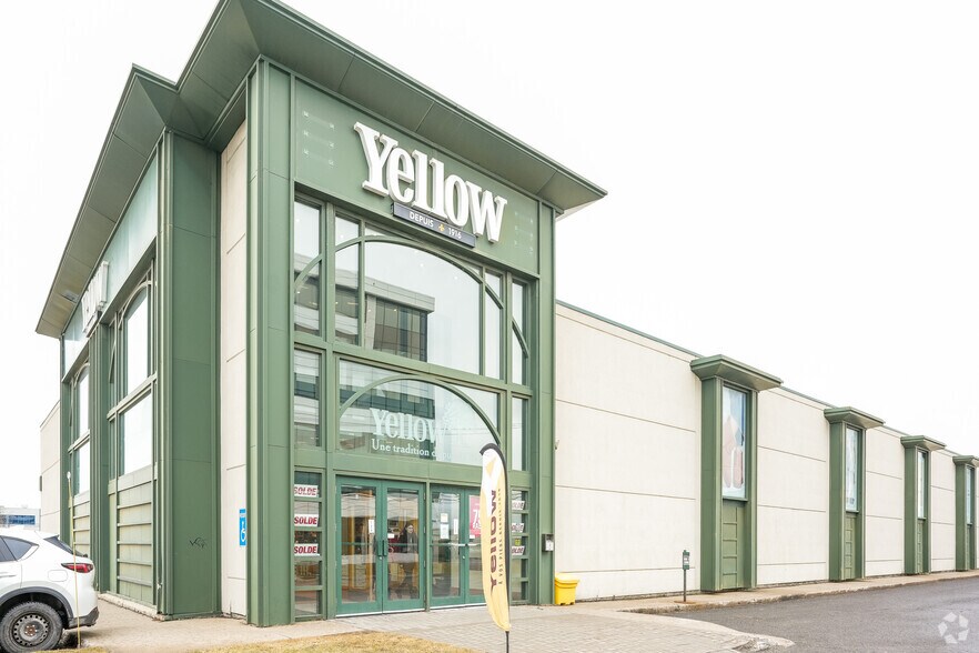 Primary Photo Of 1040 Rue Bouvier, Québec Storefront For Sale