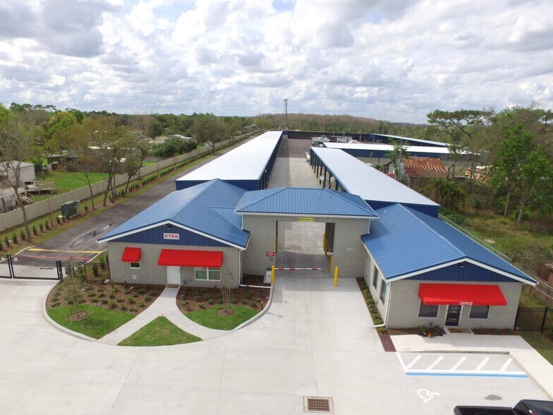 Primary Photo Of 6766 Narcoossee Rd, Orlando Self Storage For Lease