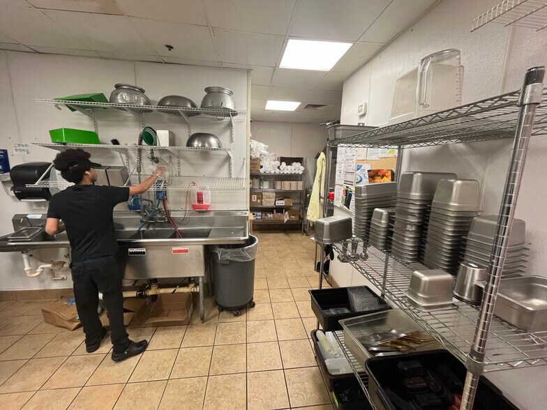 More Photos Of 954 E Altamonte Dr, Altamonte Springs Restaurant For Lease