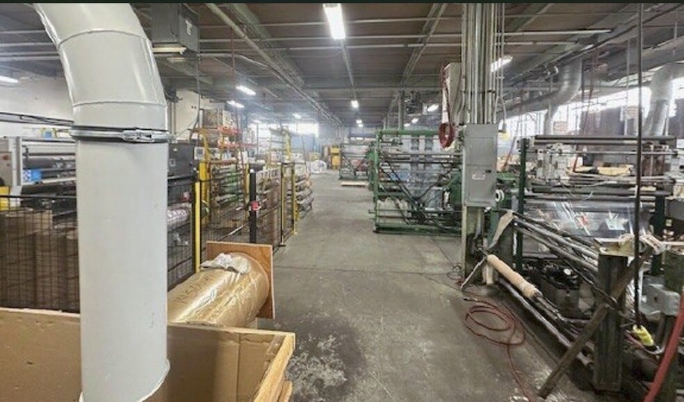 More Photos Of 450 Smith St, Farmingdale Warehouse For Sale