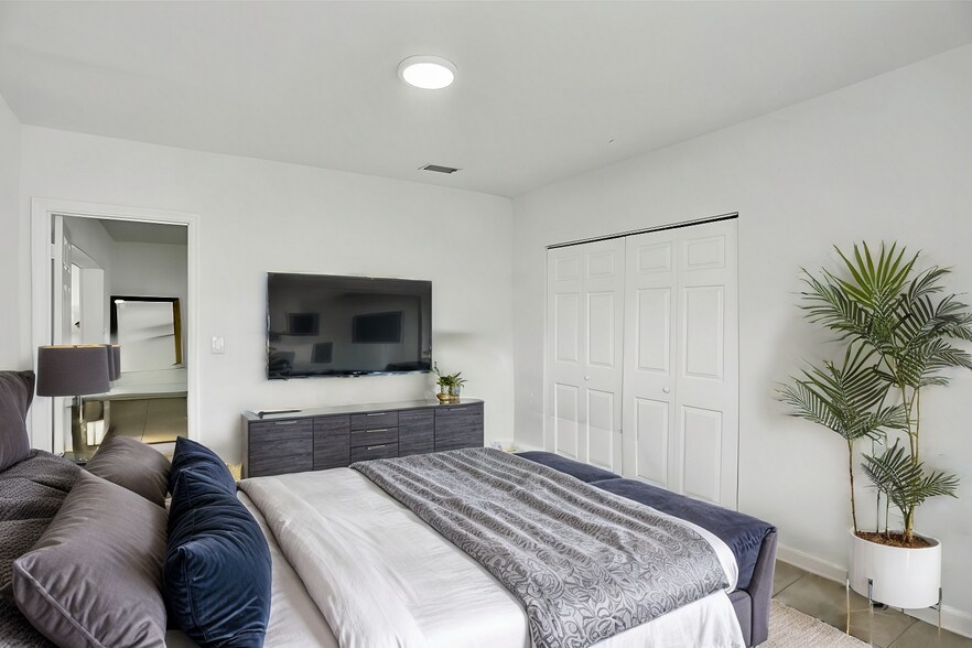 More Photos Of 76 NE 49th St, Miami Apartments For Sale