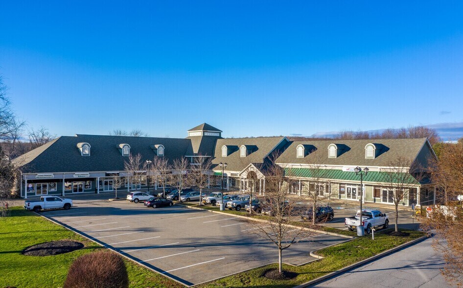 More Photos Of 942 Route 376, Wappingers Falls Unknown For Lease