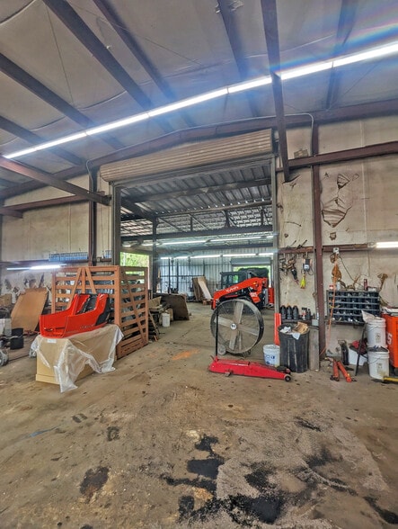 More Photos Of 5788 US-90 Hwy, Theodore Showroom For Lease