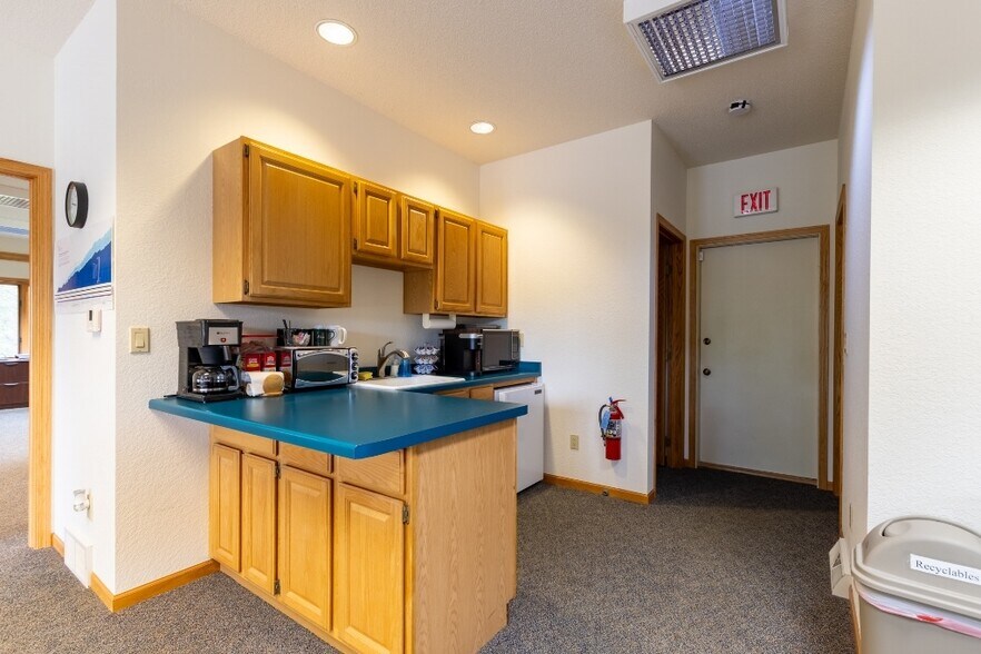 More Photos Of 226126 Hummingbird Rd, Wausau Medical For Sale