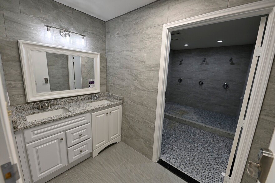 More Photos Of 9502 Computer Dr, San Antonio Medical For Sale