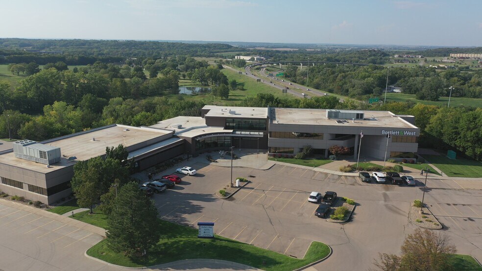 More Photos Of 1200 SW Executive Dr, Topeka Office For Sale