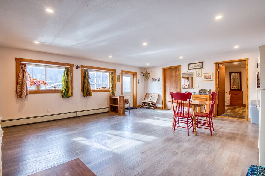 More Photos Of 206 Main St, Berlin Office For Sale