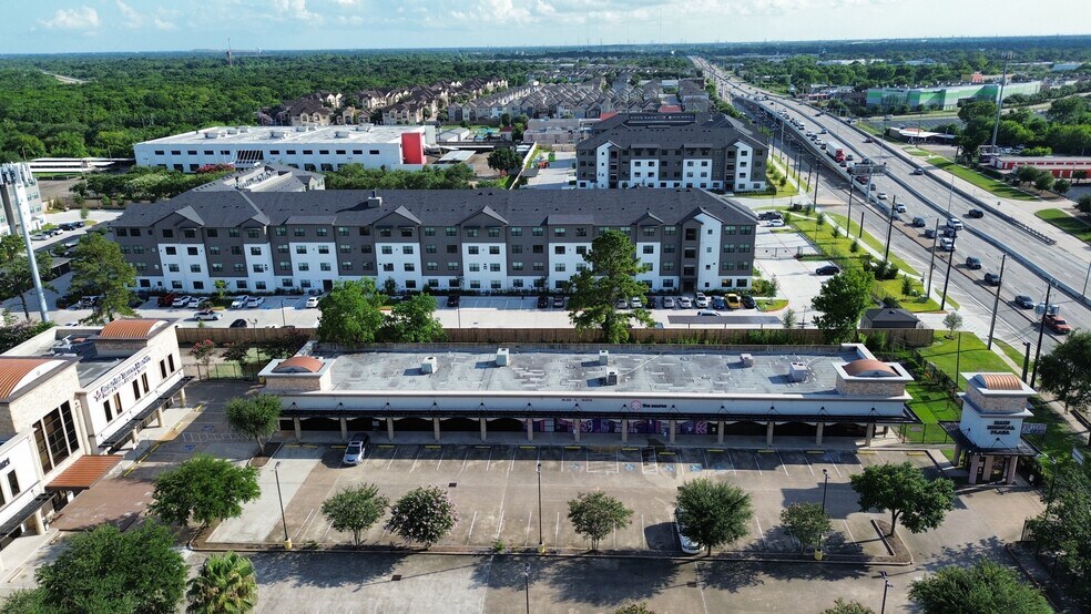 More Photos Of 10019 Main St, Houston Office For Lease