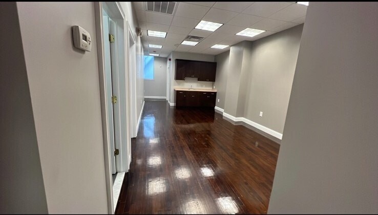 More Photos Of 18 Oliver St, Newark Office For Lease
