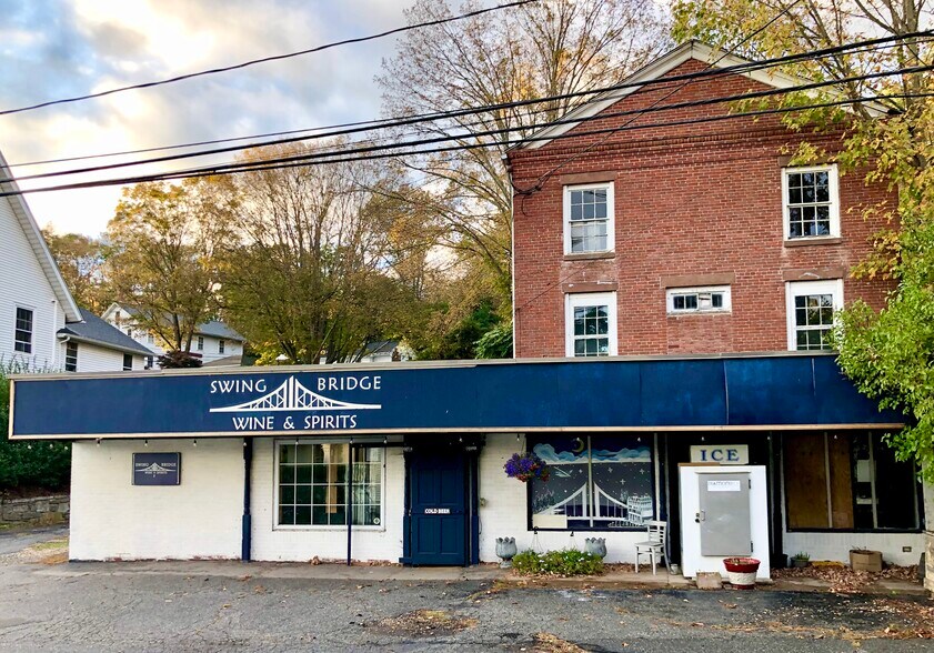 More Photos Of 5 Norwich Rd, East Haddam Freestanding For Sale