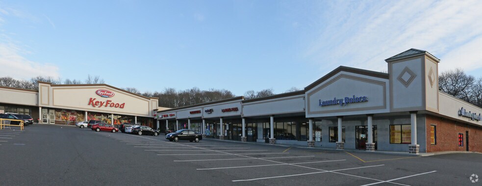 More Photos Of 349-411 Horseblock Rd, Farmingville Freestanding For Lease