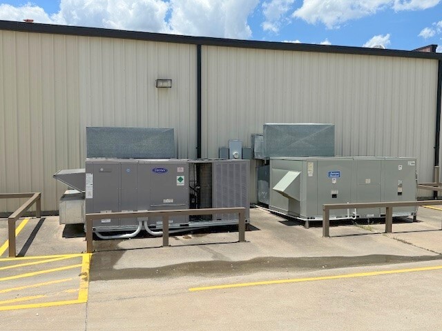 More Photos Of 102 Bear Cat Rd, Aledo General Retail For Lease