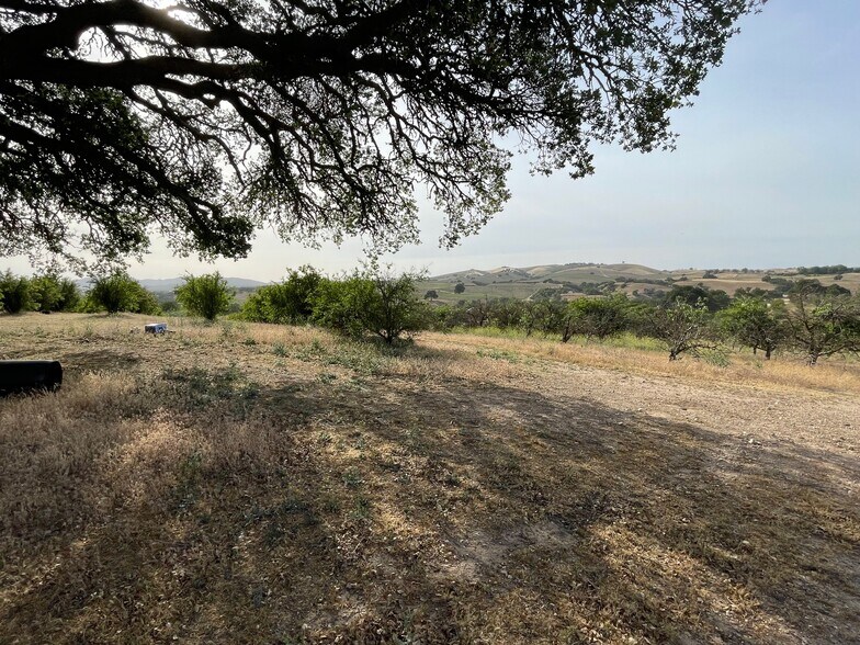 More Photos Of 27 Wellsona Rd, Paso Robles Land For Sale