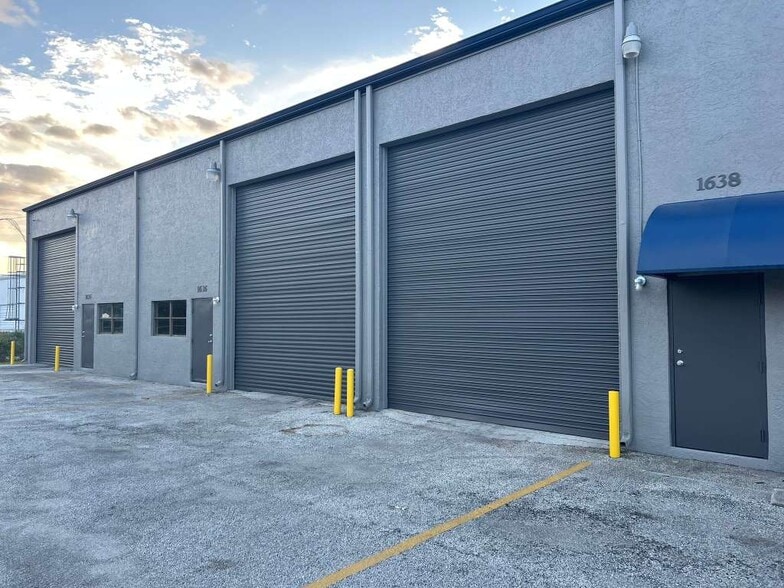 Primary Photo Of 1624 SE Village Green Dr, Port Saint Lucie Warehouse For Lease