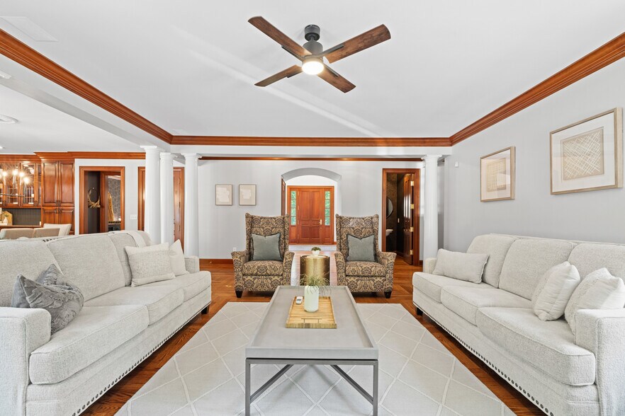 More Photos Of 5455 Plantation Rd, Sunbury Lodge Meeting Hall For Sale