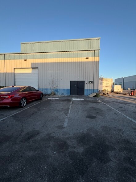More Photos Of 15750 Arrow Hwy, Fontana Warehouse For Lease