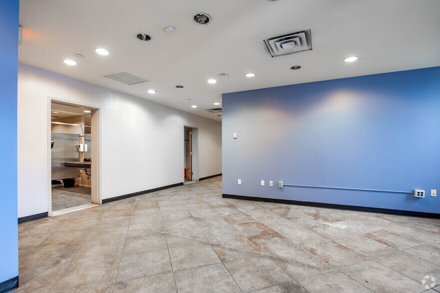 More Photos Of 110 Emjay Blvd, Brentwood Warehouse For Sale