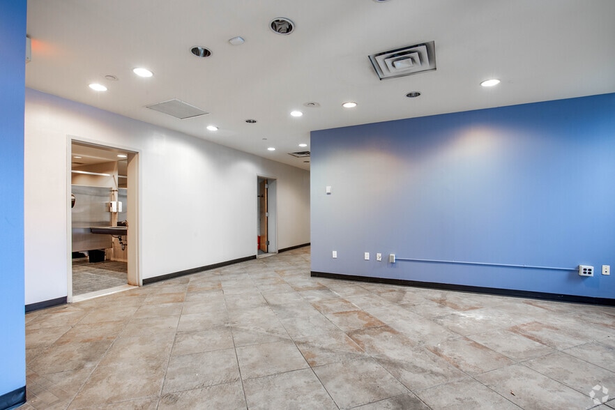 More Photos Of 110 Emjay Blvd, Brentwood Warehouse For Sale