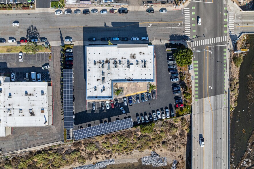 More Photos Of 22 W 35th St, National City Medical For Lease