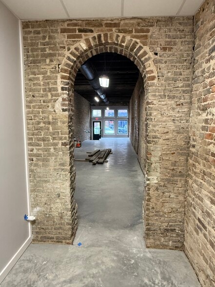 More Photos Of 126 N Church, Murfreesboro Storefront Retail Office For Lease