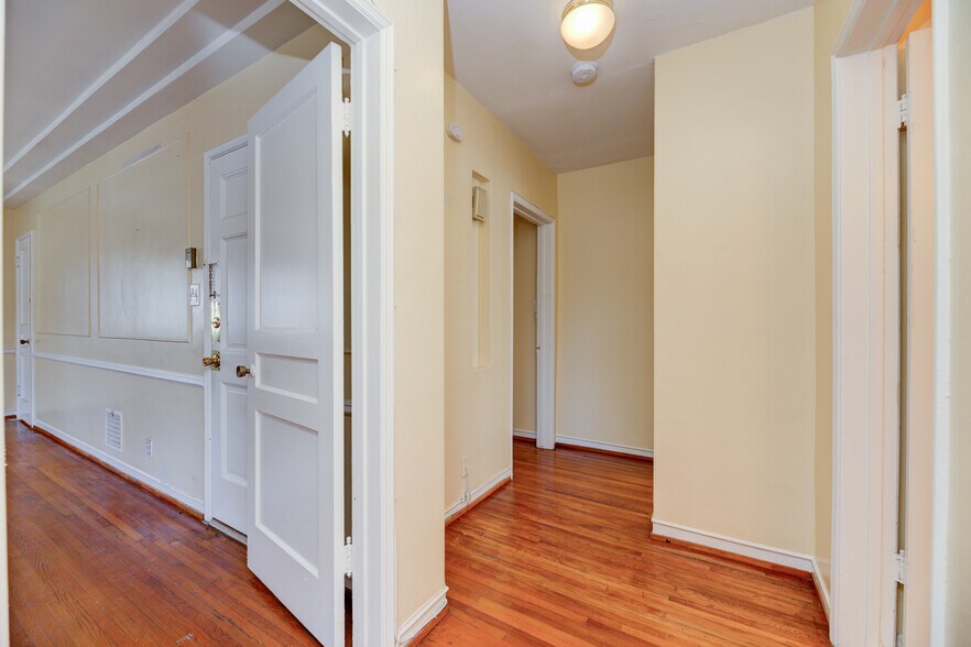 More Photos Of 913 S Wilton Pl, Los Angeles Apartments For Sale