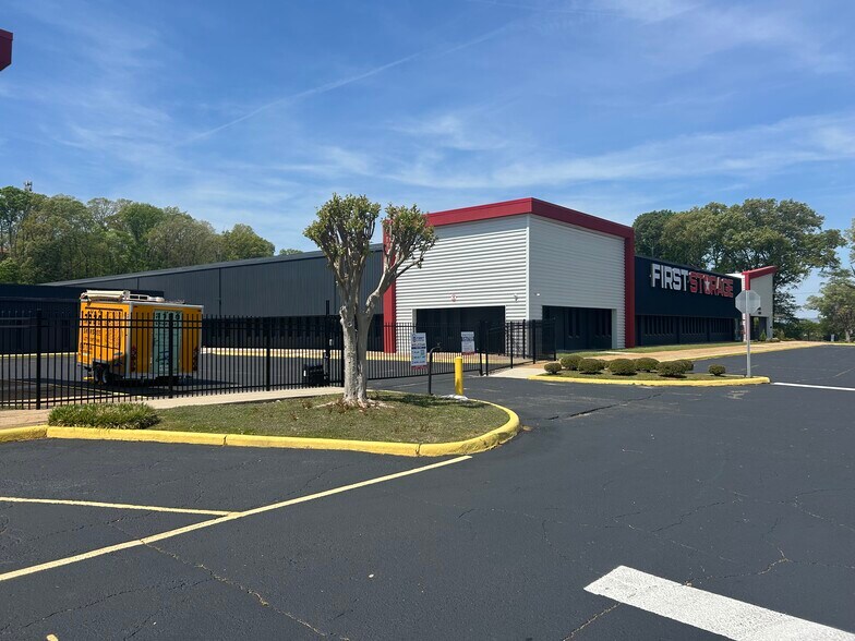 More Photos Of 4000 Memorial Pky SW, Huntsville Manufacturing For Lease